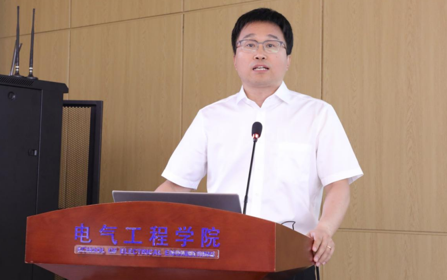 4-刘卫朋院长汇报.png